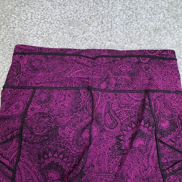 Lululemon Outrun Crop Purple Mesh Paisley Print - Picture 8 of 12